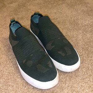 Steve Madden Slip on Sneakers/Loafers, green camo